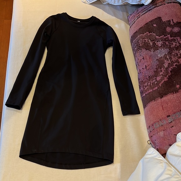 Lululemon &go Where-To Long Sleeve dress - Black - Picture 4 of 5